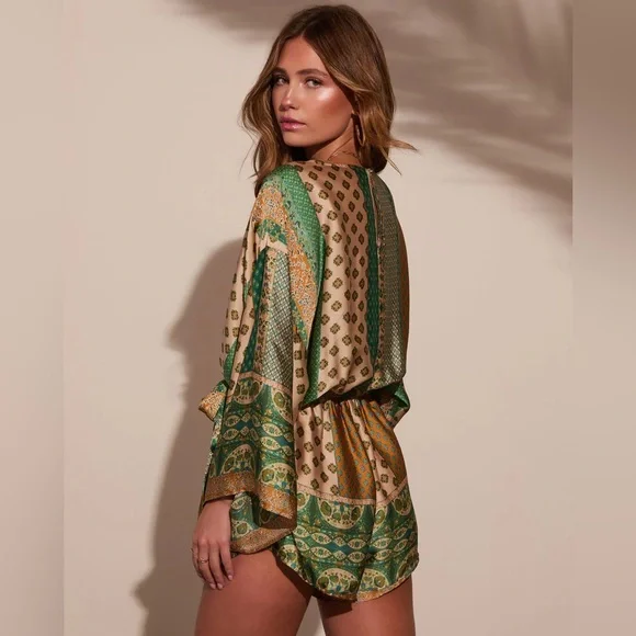 NWT VICI Palm Canyon Satin Tie Waist Romper - Picture 4 of 6